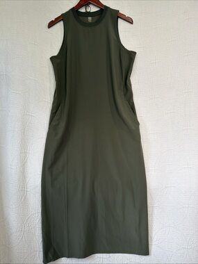 Reitmans Hyba Dress Small Green Maxi Sleeveless Crew Neck Pockets Sporty Light S